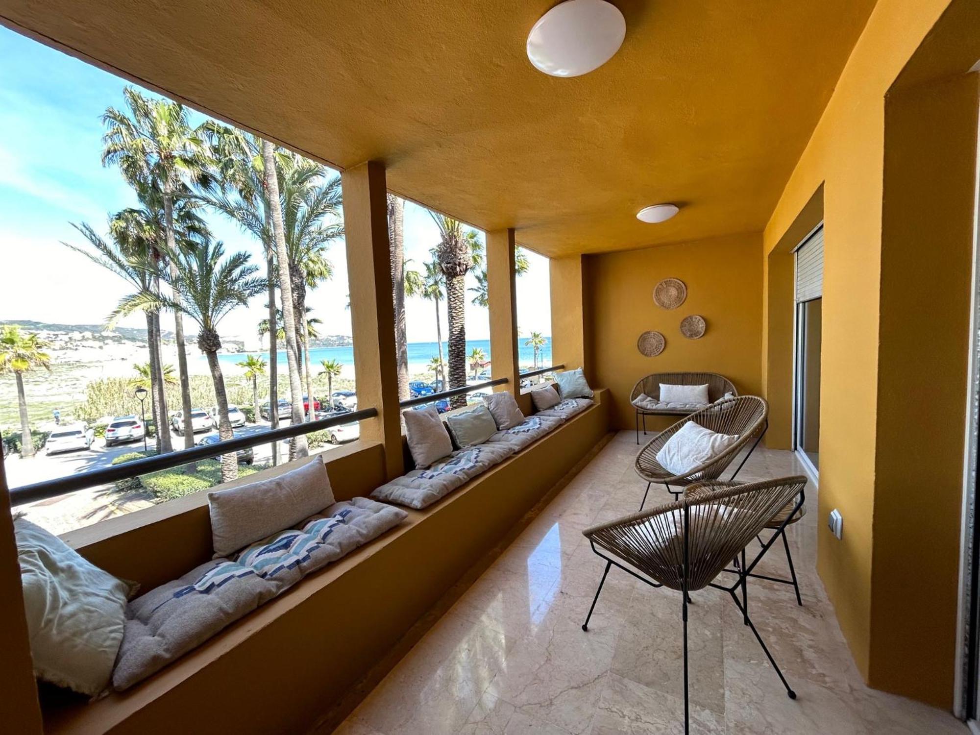 Puerto Sotogrande Con Vistas Al Mar Exterior foto
