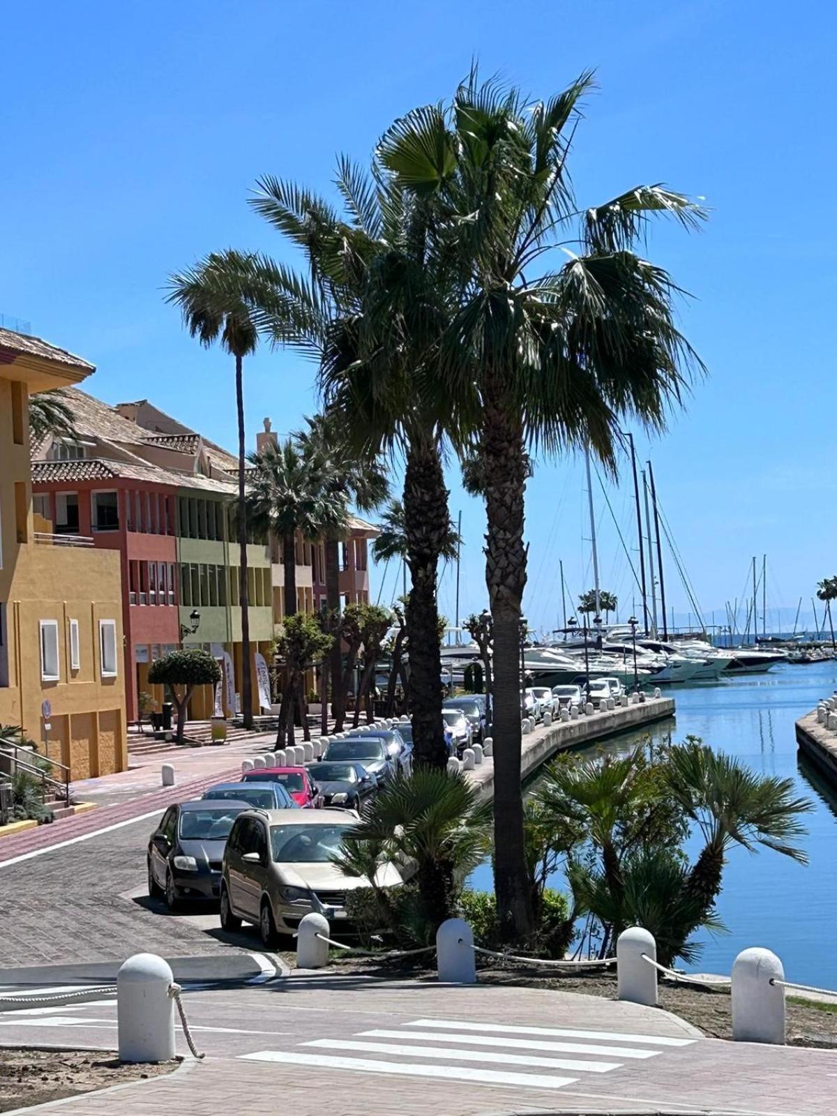 Puerto Sotogrande Con Vistas Al Mar Exterior foto